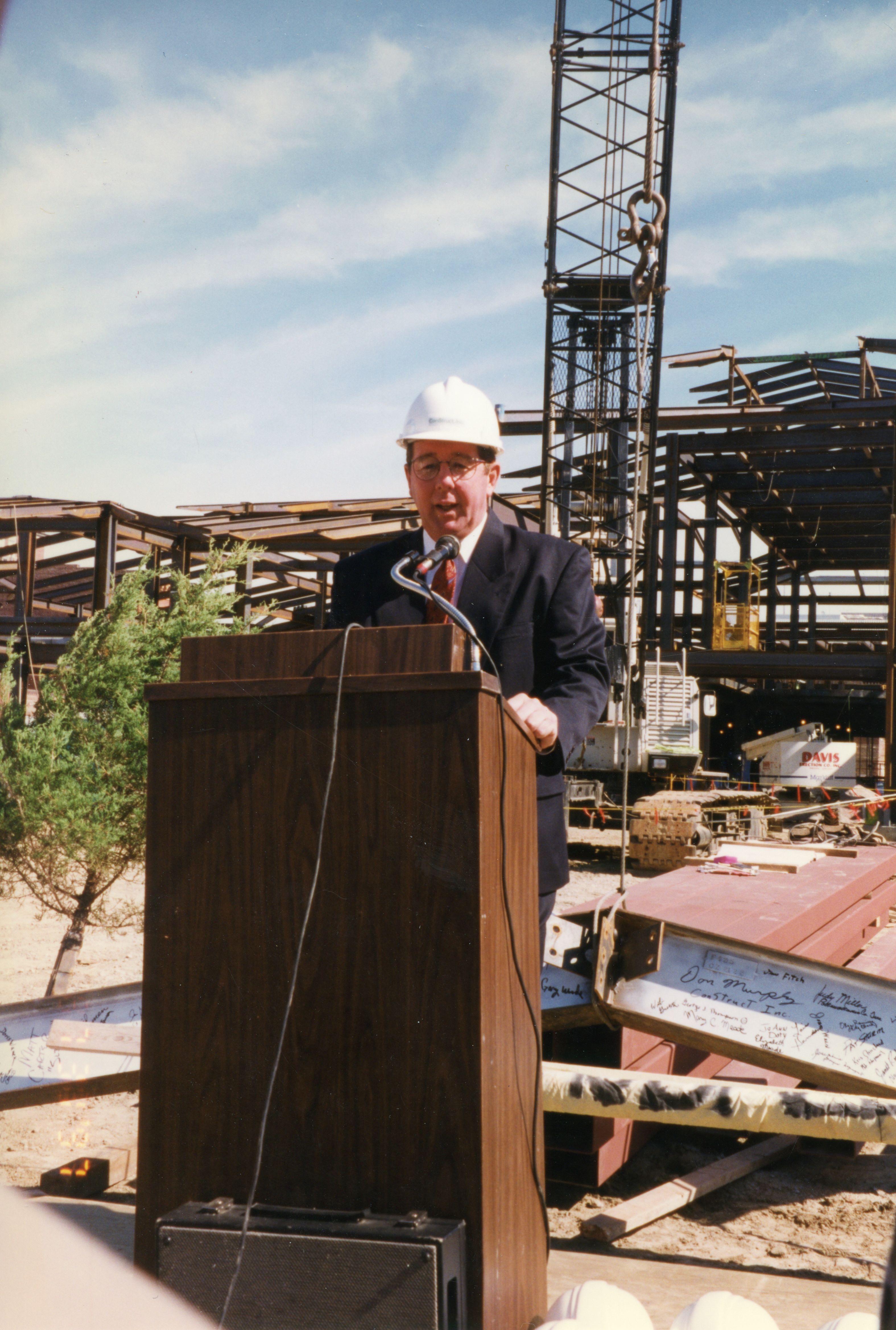 Mayor Tom Hanafan speaking