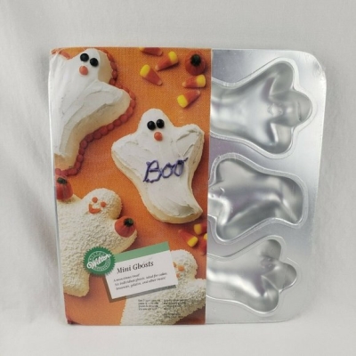 Mini ghosts shaped cake pan