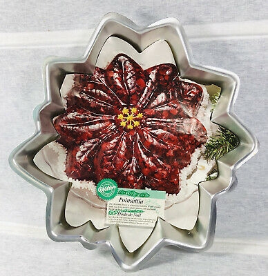 Poinsettia shaped cake pan