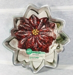 Poinsettia shaped cake pan
