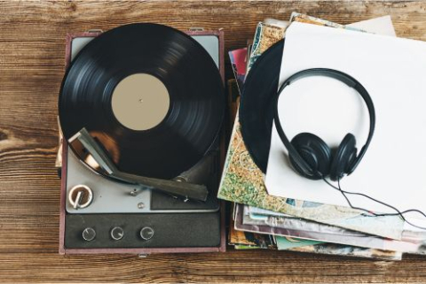 record player and headphones 
