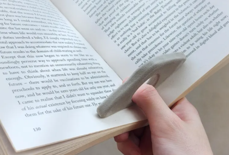 clay page holder